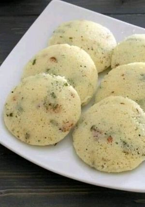 A picture of Idli.