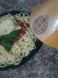 Une photo de Spaghetti à la sauce tomate 😋