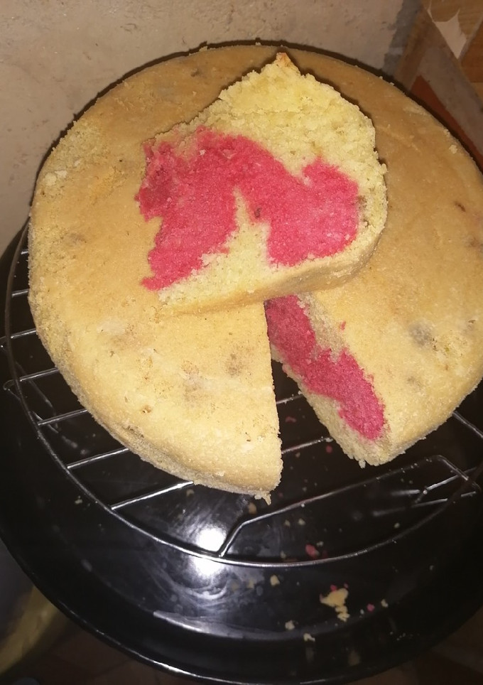 A picture of Lemon raspberry cake #weeklychallenge.