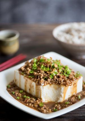 A picture of Chinese Steamed Tofu with Mince.