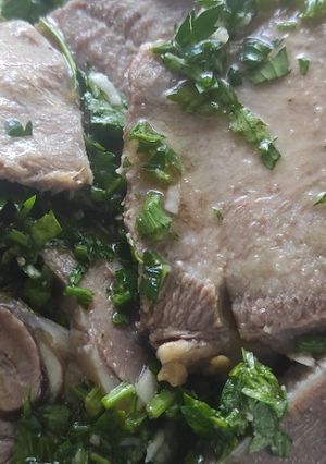 Una foto de Lengua a la vinagreta