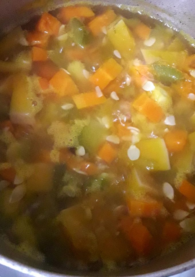 Una foto de Sopa con calabacita