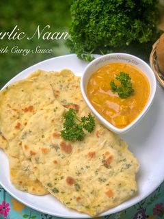 Foto resep Garlic Naan with Curry Sauce