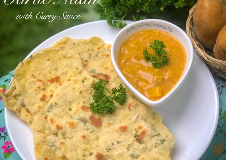 Garlic Naan with Curry Sauce