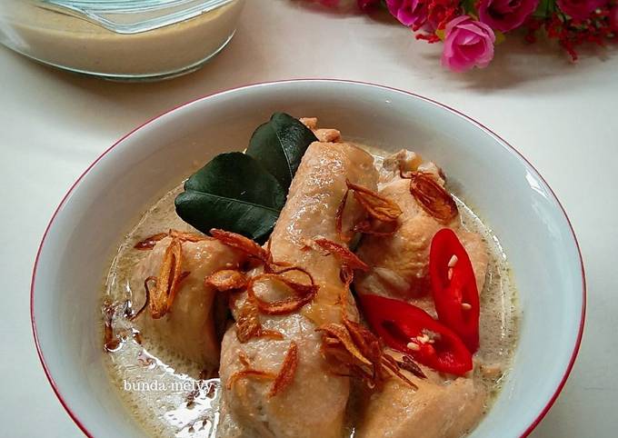 Opor Ayam Kuah Putih