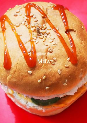 চিকেন টিক্কি বার্গার (Chicken tikki burger recipe in Bengali) রেসিপির প্রধান ছবি