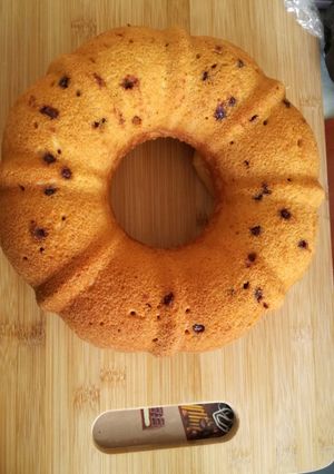 Una foto de Bizcochuelo cake fácil de limón y chispas de chocolate