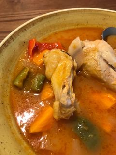 Una foto de Guiso de pollo con verduras
