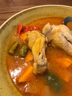 Una foto de Guiso de pollo con verduras