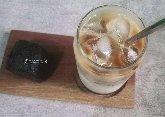 Resep Es Kopi Susu Gula Aren Oleh Tunik 🍀 Cookpad 3158