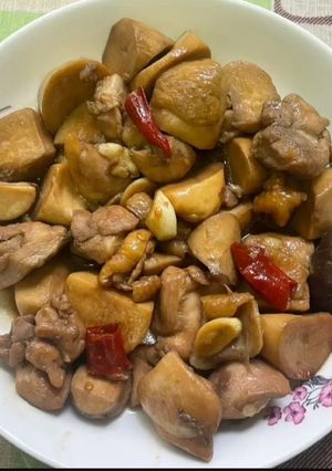 A picture of Three Cup Chicken with King Oyster Mushrooms.