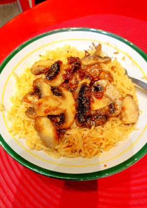 Φωτογραφία της συνταγής Noodles με μανιτάρια σκορδάτα !!!