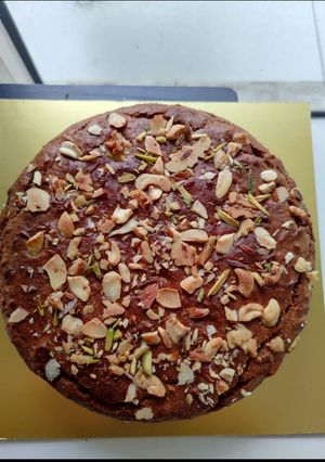 रागी गुड़ और ड्राई फ्रूट्स का केक (ragi gur aur dry fruits ka cake recipe in Hindi) रेसिपी मुख्य फोटो