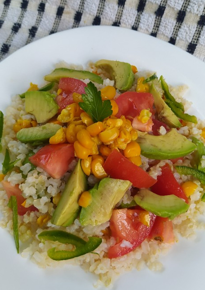 Una foto de Ensalada de Arroz Integral y Palta