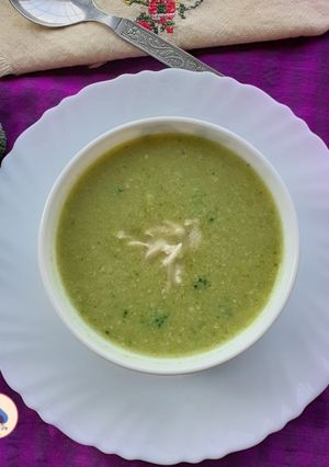 A picture of Broccoli Almond Soup.