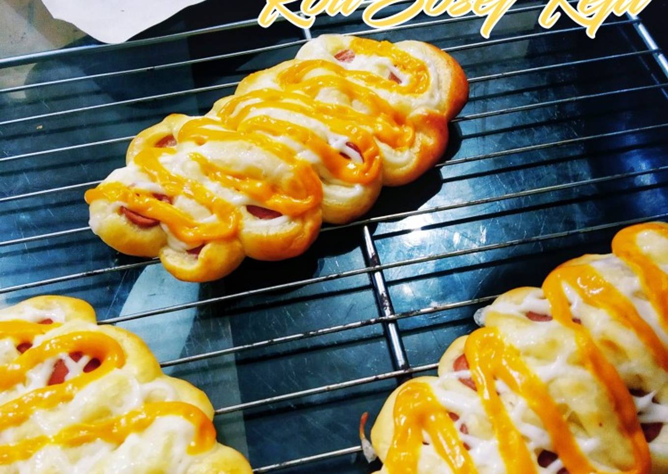 Roti dengan saus keju