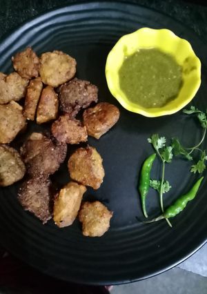 A picture of Moong dal fitters(pakora).