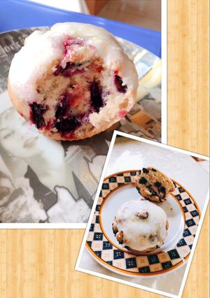 Φωτογραφία της συνταγής Raspberry-Blueberry muffins με λεμονάτο γλάσο