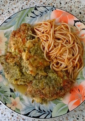 Una foto de Tortitas de pollo en salsa verde
