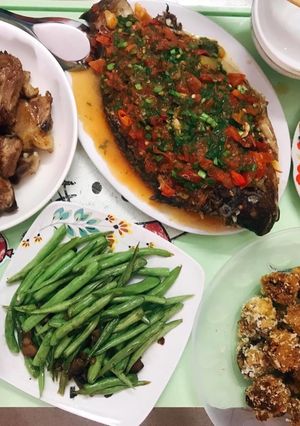 Hình của món Sườn xào chua ngọt.