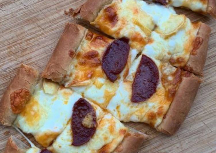 Pide au fromage et sucuk (pizza turque) 🇹🇷