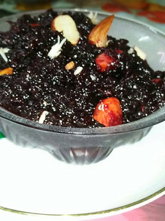 பீட்ரூட் ஹல்வா (beetroot halwa recipe in tamil) செய்முறை முக்கிய புகைப்படம்