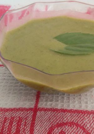 Una foto de Crema de acelgas, perejil y papas