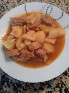 Una foto de Guiso de carne con patatas
