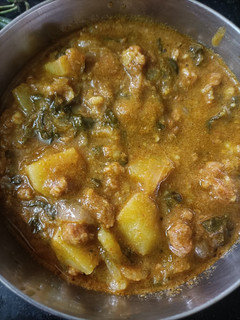 Mutton கொத்துக்கறி சேர்த்த வெந்தயக் கீரை கிரேவி(vendhayakeerai kheema gravy recipe in tamil) செய்முறை முக்கிய புகைப்படம்