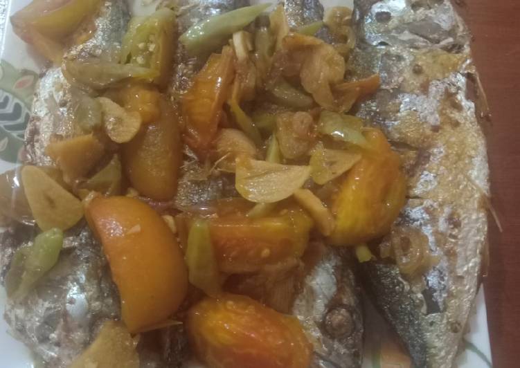 Ikan kembung kecap asam manis
