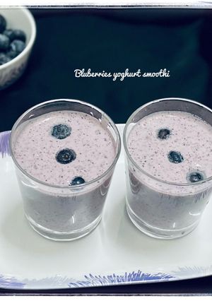 A picture of Blueberry yoghurt smoothie.