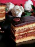 Tarta de mandarina y café con cobertura de chocolate negro