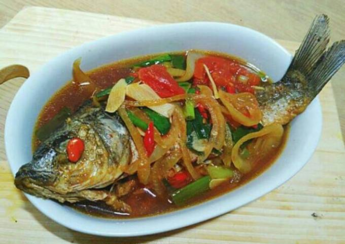 Resep Ikan Nila Kuah Kecap Oleh Sita Dwi Cookpad