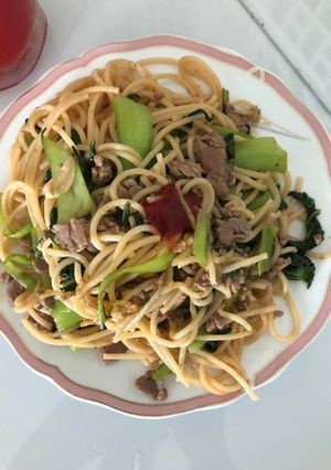 Hình của món Mì y xào bò.