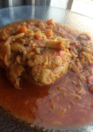 Una foto de Guiso de arroz con pollo