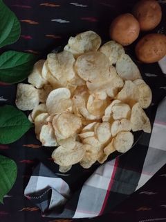 બટાકા ની વેફર (Bataka Wafer Recipe In Gujarati) રેસીપી મુખ્ય ફોટો