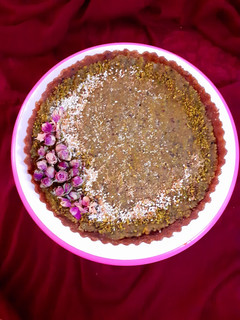 عکسی از دستور تارت خرما با حلوا پسته