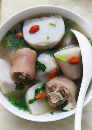 Hình của món Canh đuôi heo hầm khoai sọ ngon đúng điệu.