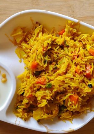 A picture of Pressure cooker pulav.