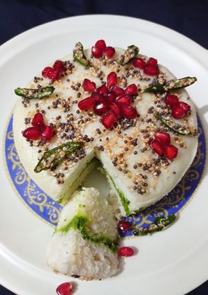 स्टीम्ड पोहा सैंडविच ढोकला (Steamed poha sandwich dhokla recipe in Hindi) रेसिपी मुख्य फोटो