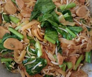 Masakan Populer Kwetiaw goreng baso sosis Enak Sempurna Masakan Populer Kwetiaw goreng baso sosis Enak Sempurna