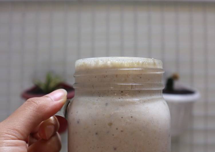 Banana Oatmeal Smoothie