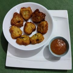 A picture of Potatoes hearts with peach jam.