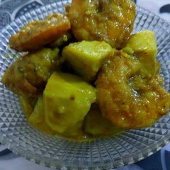 A picture of Kachu Diye Chingri / Prawns with Taro.
