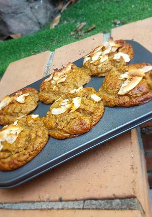 Una foto de Muffins de coco y banana. Sin gluten, sin azúcar, sin aceite