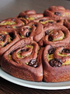Una foto de Rollitos de chocolate y plátano