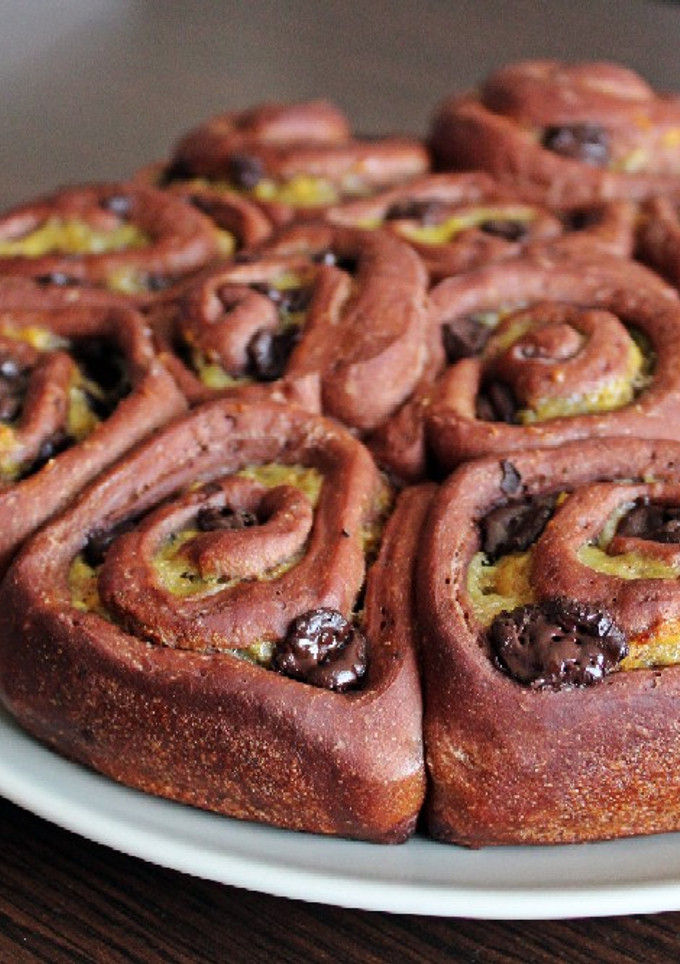 Una foto de Rollitos de chocolate y plátano