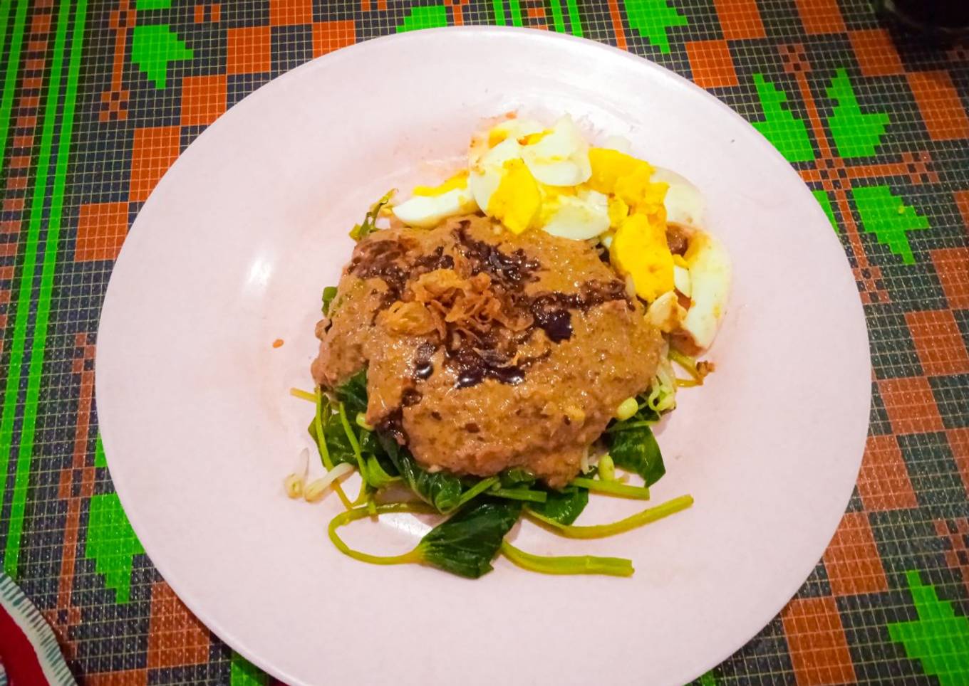 35. PECEL KANGKUNG TOGE & TELUR REBUS