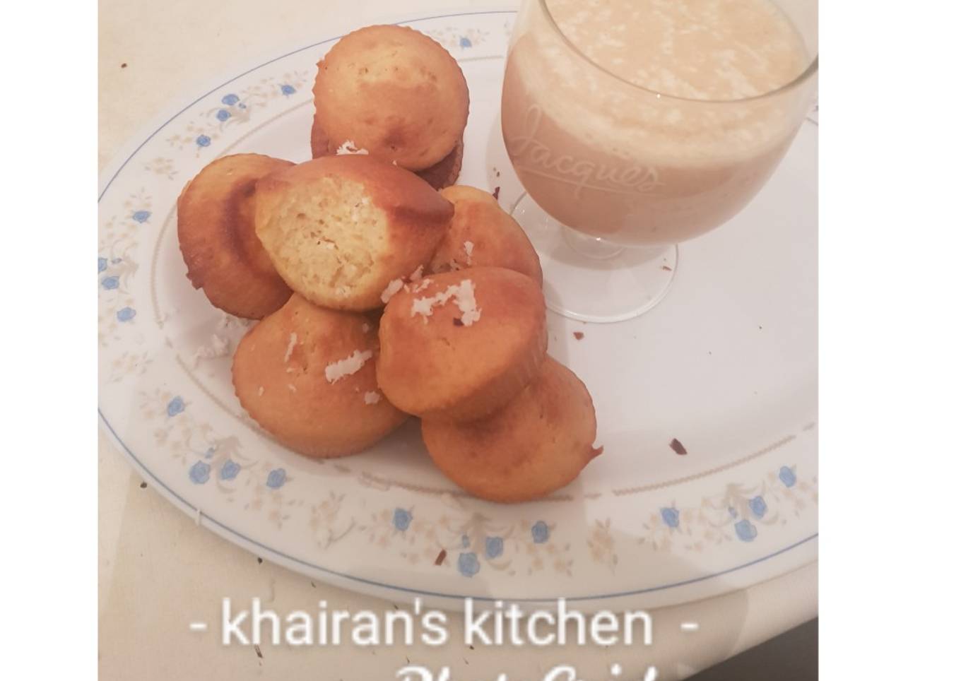 Coconut cup cake and banana milkshake