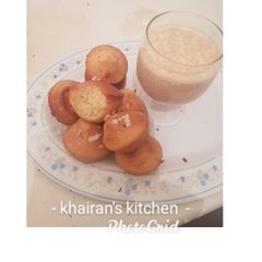 A picture of Coconut cup cake and banana milkshake.